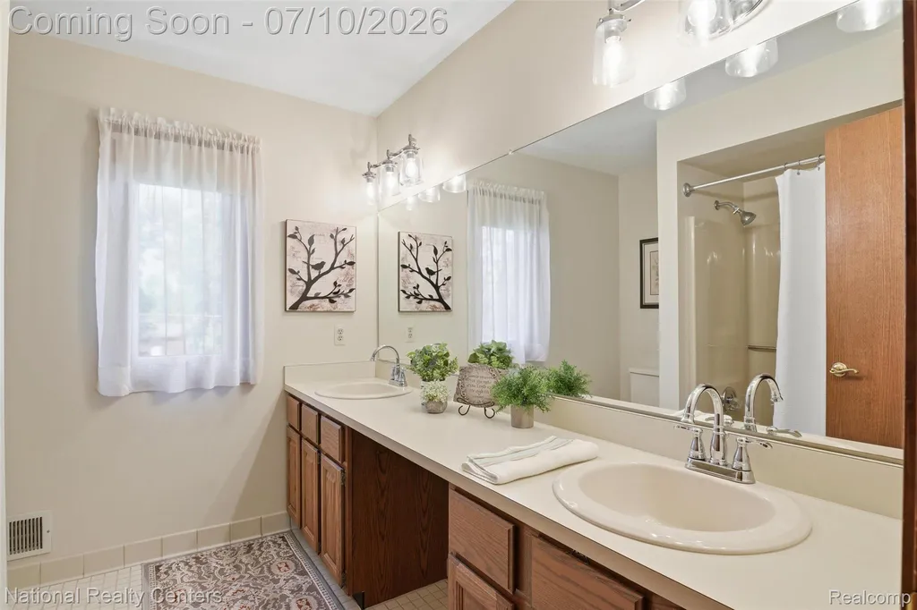 34436 Marina Court Westland City MI 48185