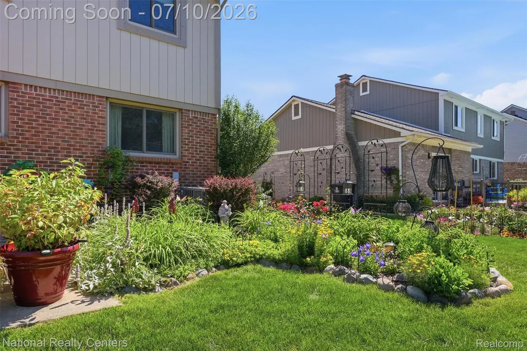 34436 Marina Court Westland City MI 48185