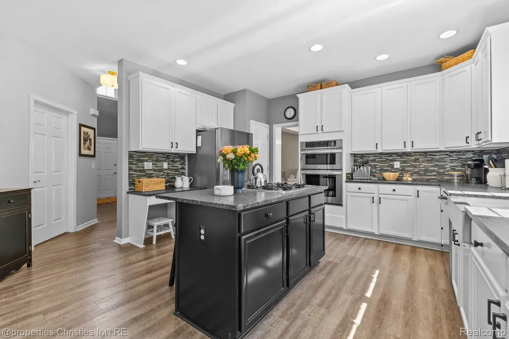 3095 Hidden Timber Drive Orion Charter Township MI 48359