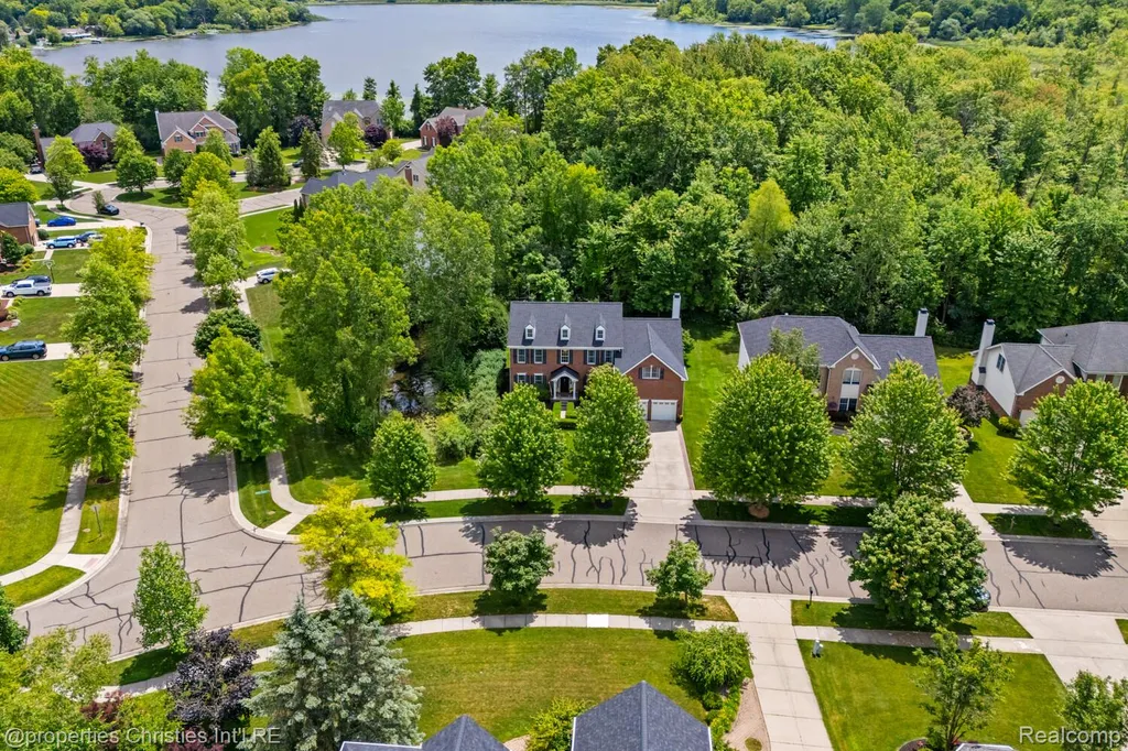 3095 Hidden Timber Drive Orion Charter Township MI 48359