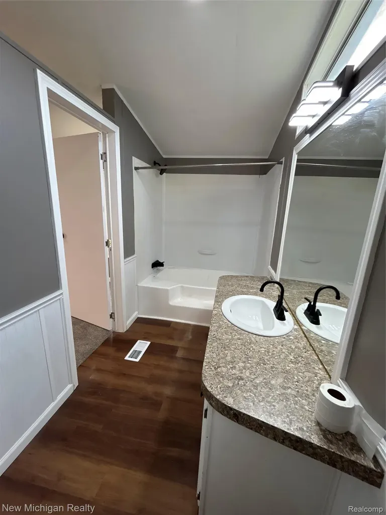 2035 Marmoor Drive Shelby Charter Township MI 48317