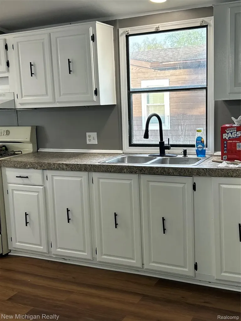 2035 Marmoor Drive Shelby Charter Township MI 48317