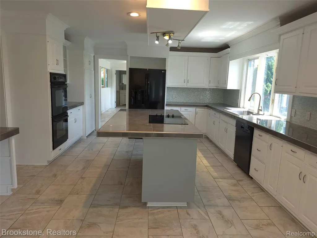 4140 S Henderson Road Davison Township MI 48423