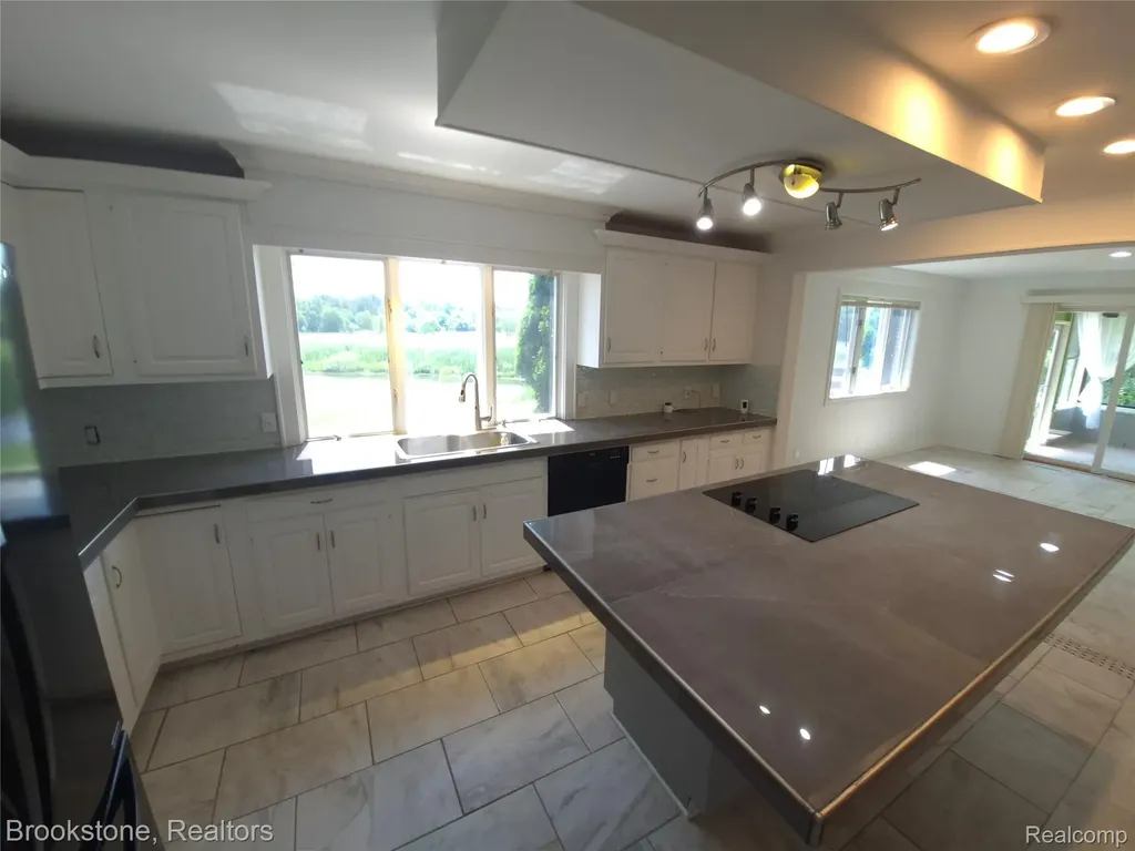 4140 S Henderson Road Davison Township MI 48423