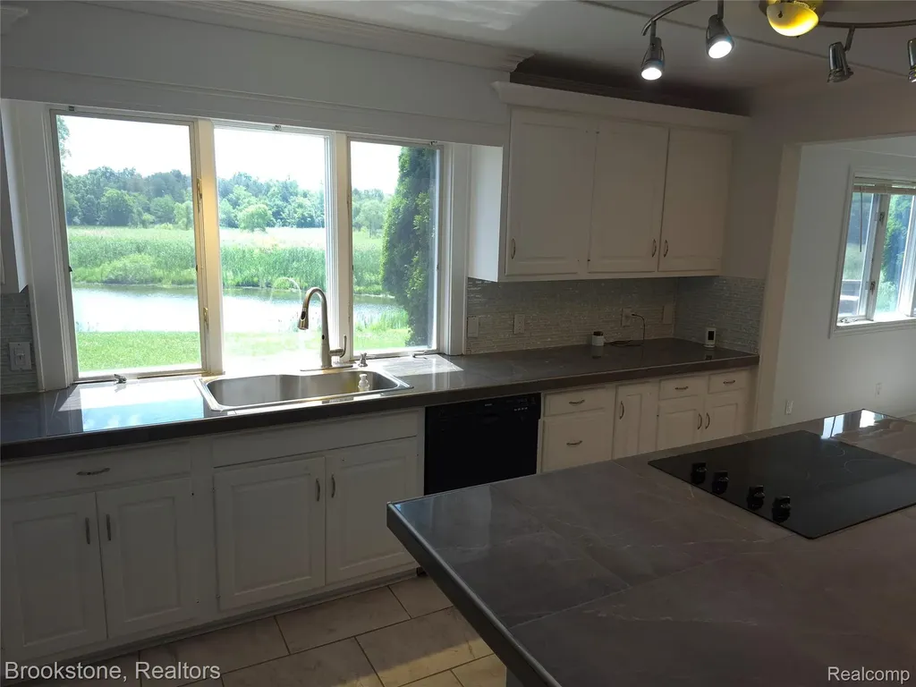 4140 S Henderson Road Davison Township MI 48423