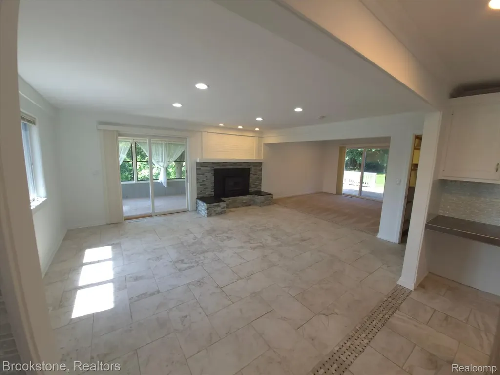 4140 S Henderson Road Davison Township MI 48423