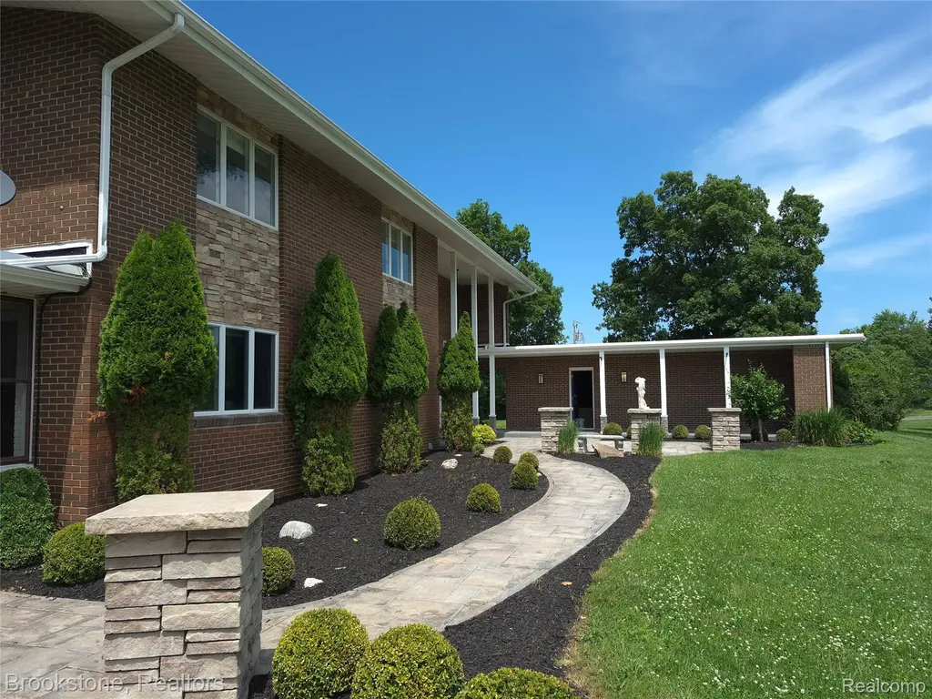 4140 S Henderson Road Davison Township MI 48423