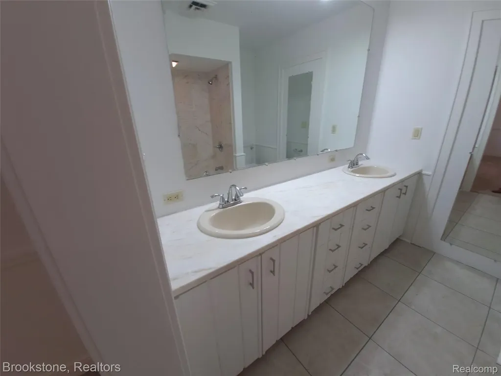 4140 S Henderson Road Davison Township MI 48423