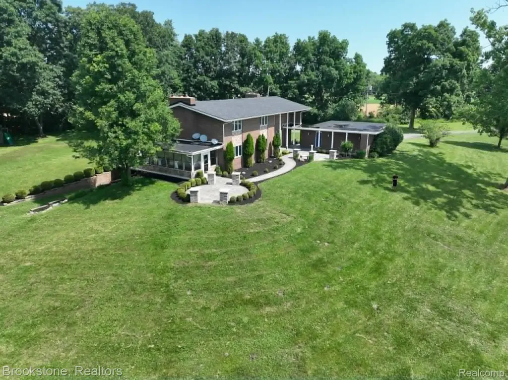 4140 S Henderson Road Davison Township MI 48423
