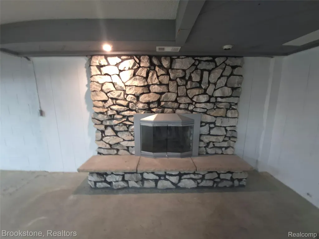 4140 S Henderson Road Davison Township MI 48423