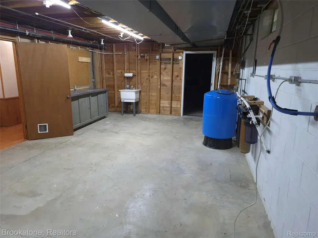 4140 S Henderson Road Davison Township MI 48423