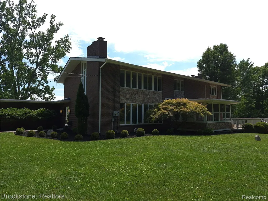4140 S Henderson Road Davison Township MI 48423