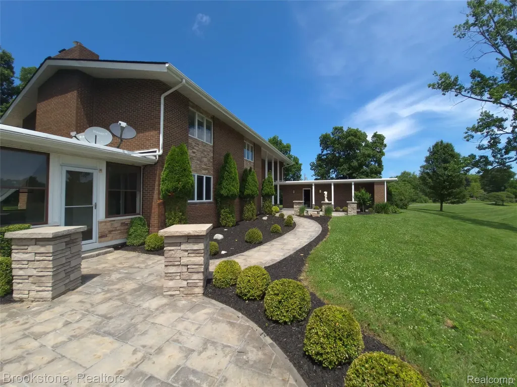 4140 S Henderson Road Davison Township MI 48423