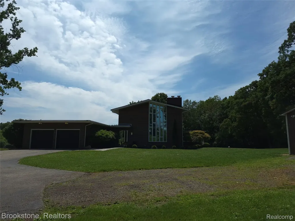 4140 S Henderson Road Davison Township MI 48423
