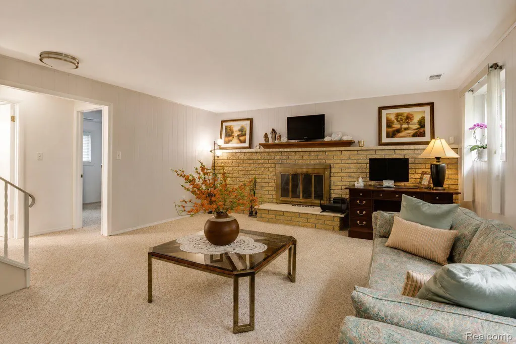 40042 Stimpson Drive Sterling Heights City MI 48310