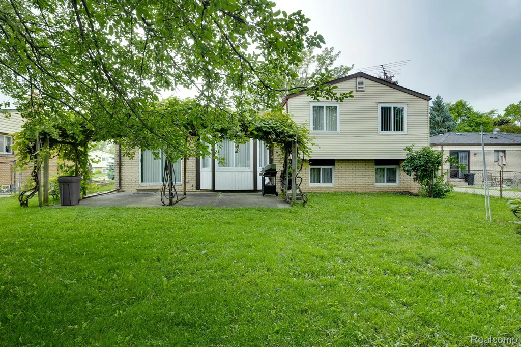 40042 Stimpson Drive Sterling Heights City MI 48310
