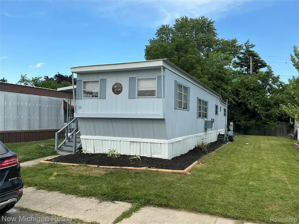 14 Highland Terrace White Lake Charter Township MI 48386