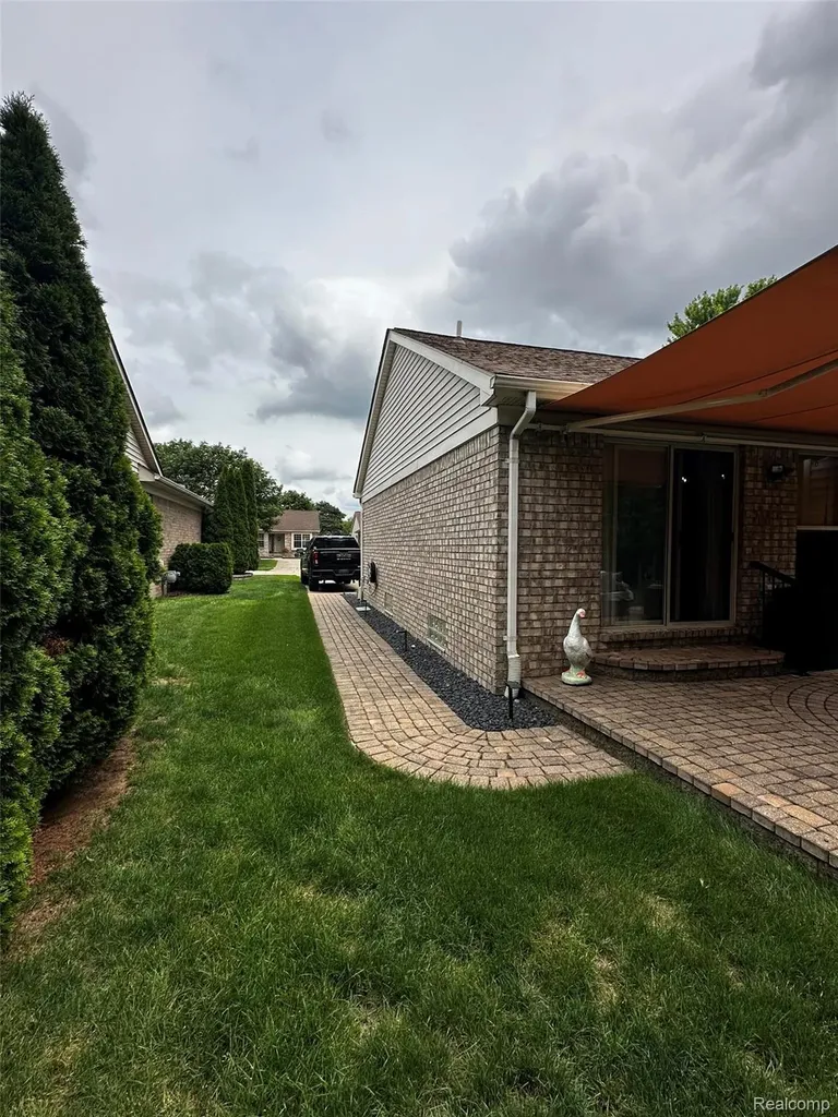 51565 Hickory Lane Macomb Township MI 48042