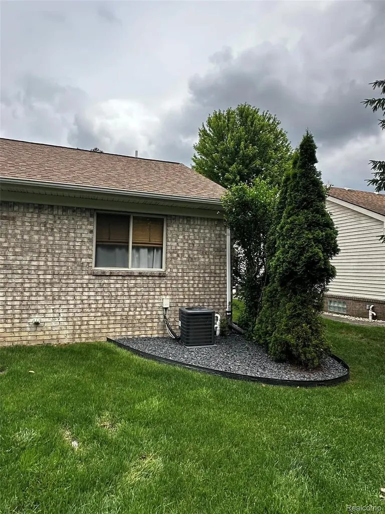 51565 Hickory Lane Macomb Township MI 48042