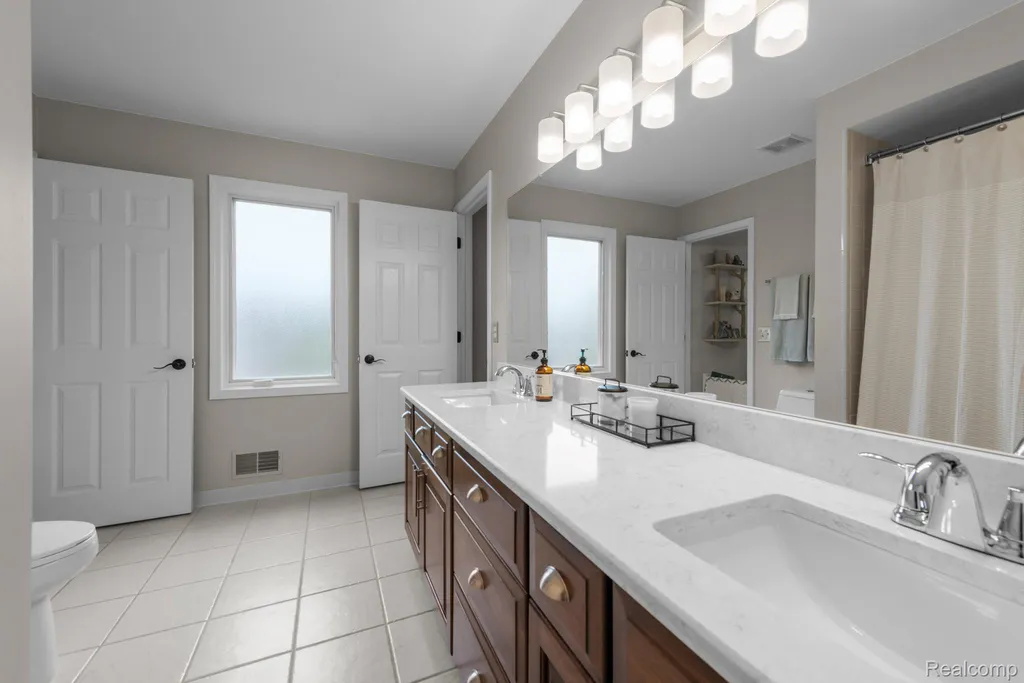1476 Werth Drive Rochester City MI 48306