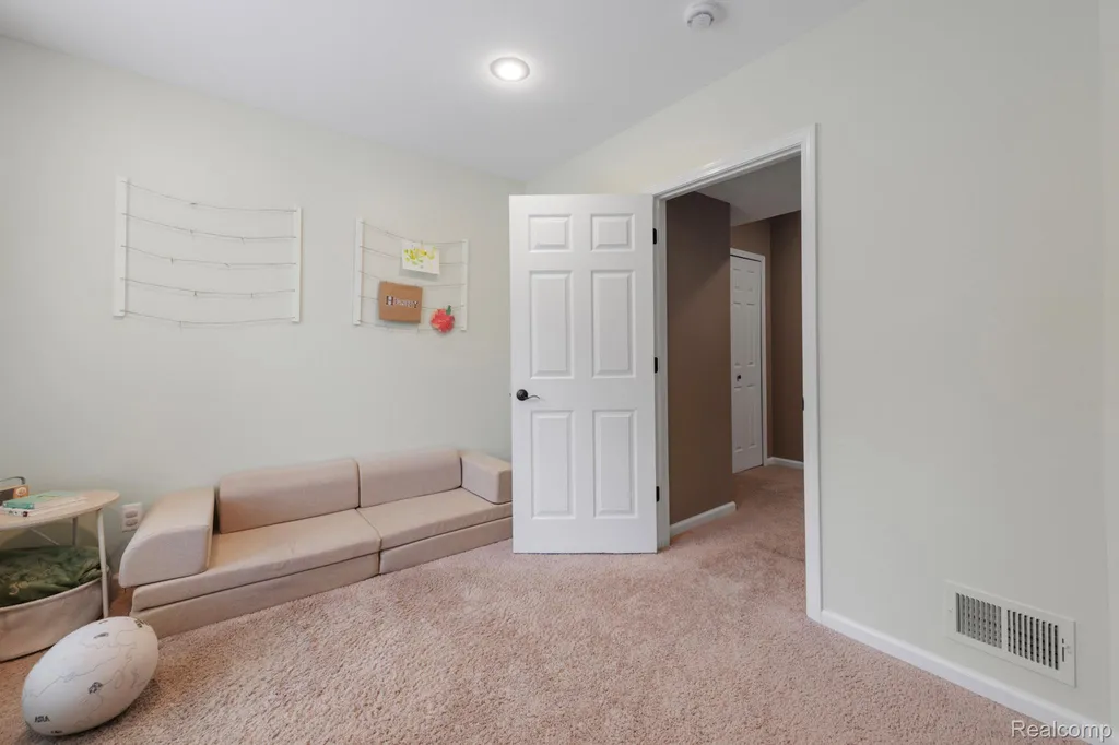 1476 Werth Drive Rochester City MI 48306