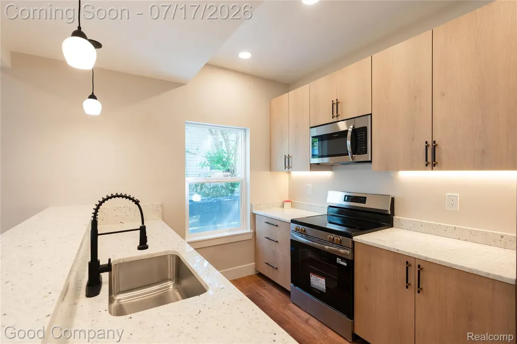 7541 Clayburn Street Detroit City MI 48228