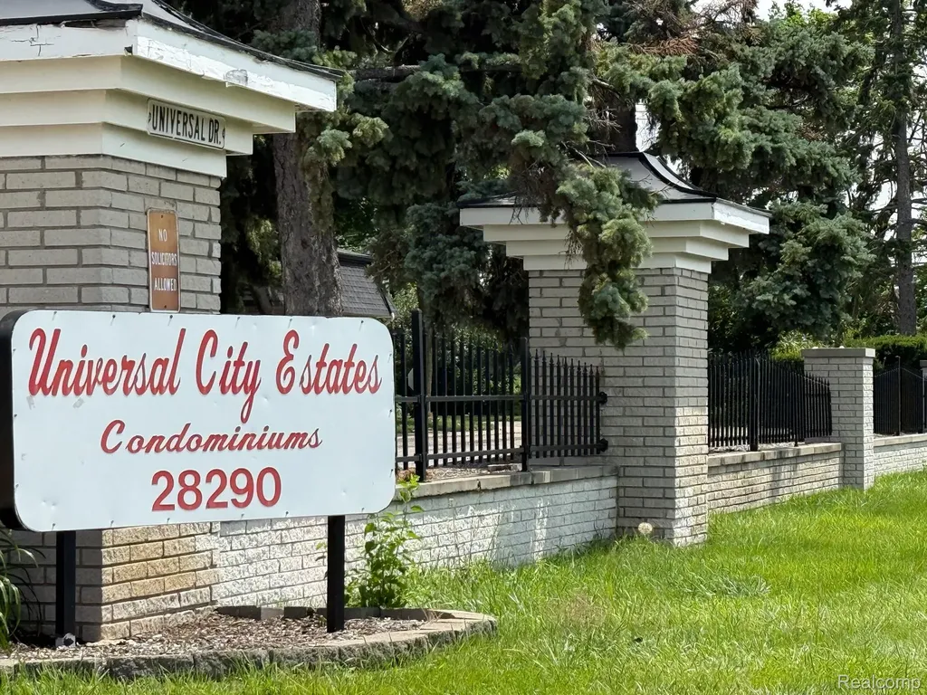28394 Universal Drive Warren City MI 48092