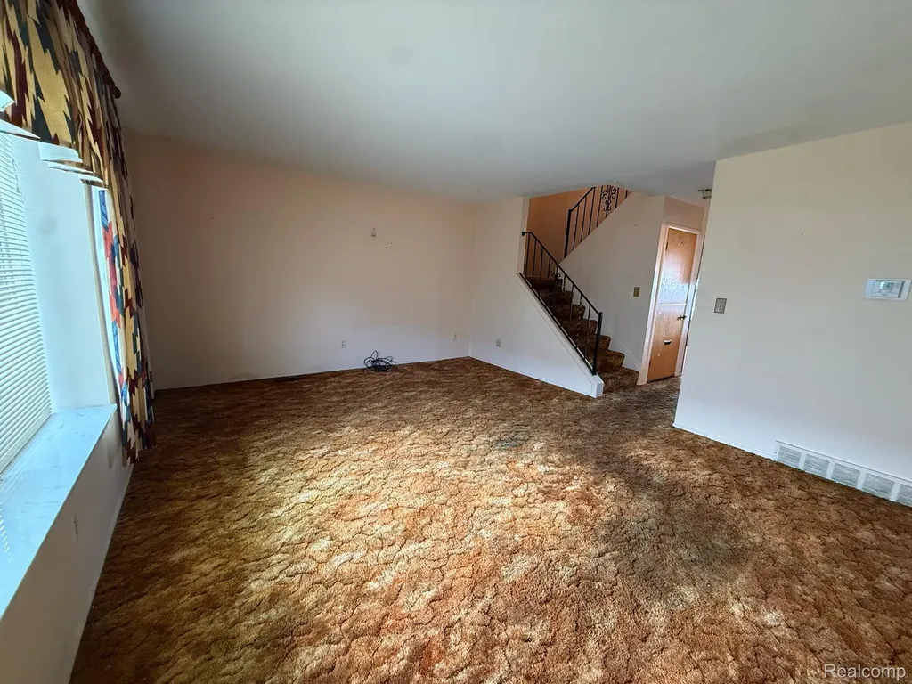 28394 Universal Drive Warren City MI 48092