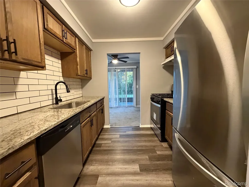28096 Universal Drive Warren City MI 48092