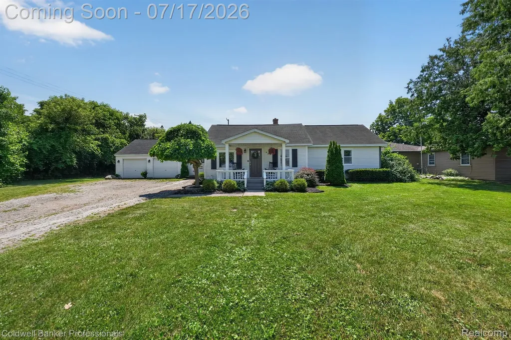 43 Hartley Street Lapeer City MI 48446