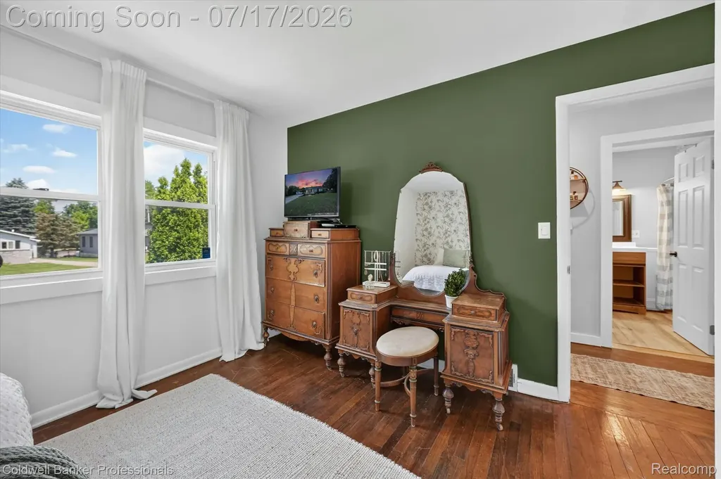 43 Hartley Street Lapeer City MI 48446