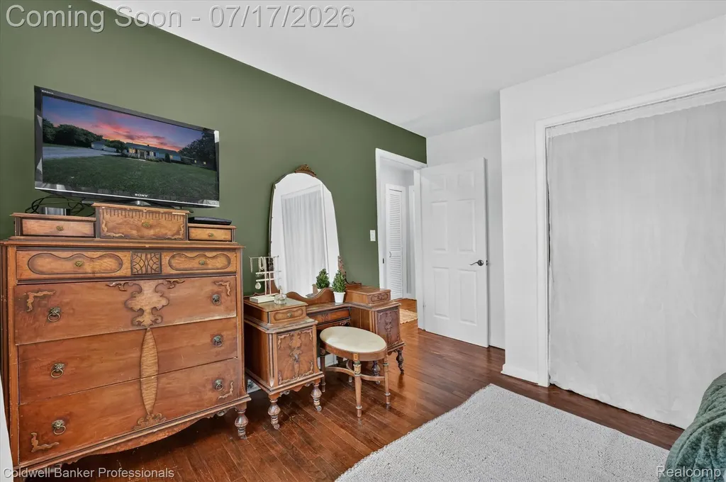 43 Hartley Street Lapeer City MI 48446