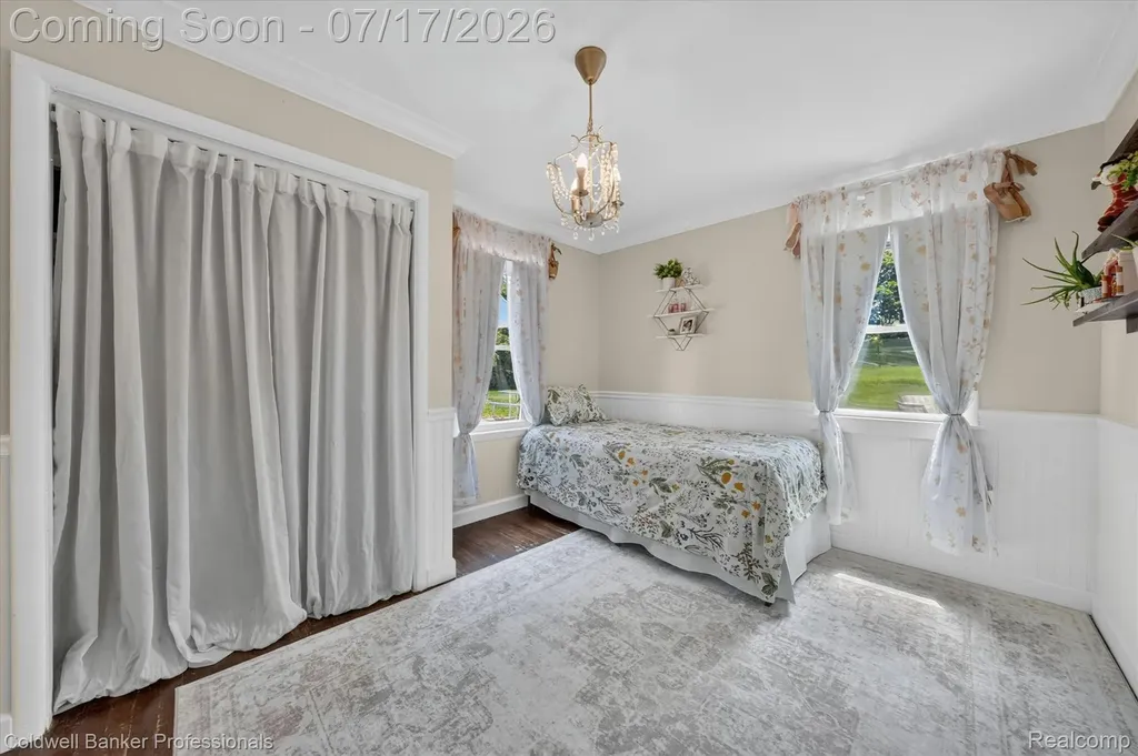 43 Hartley Street Lapeer City MI 48446