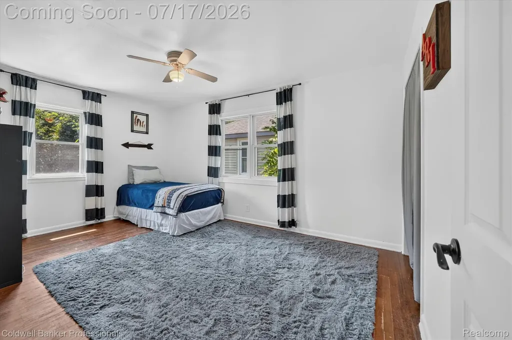 43 Hartley Street Lapeer City MI 48446