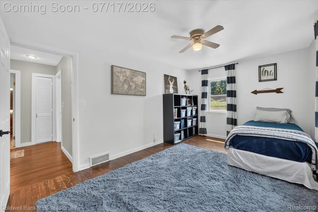 43 Hartley Street Lapeer City MI 48446