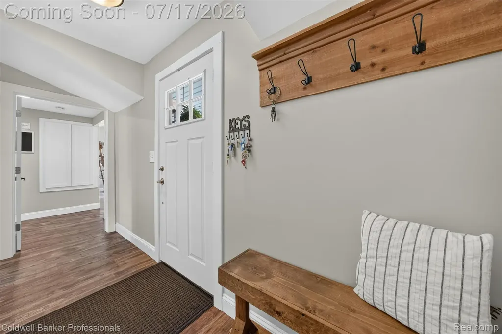 43 Hartley Street Lapeer City MI 48446
