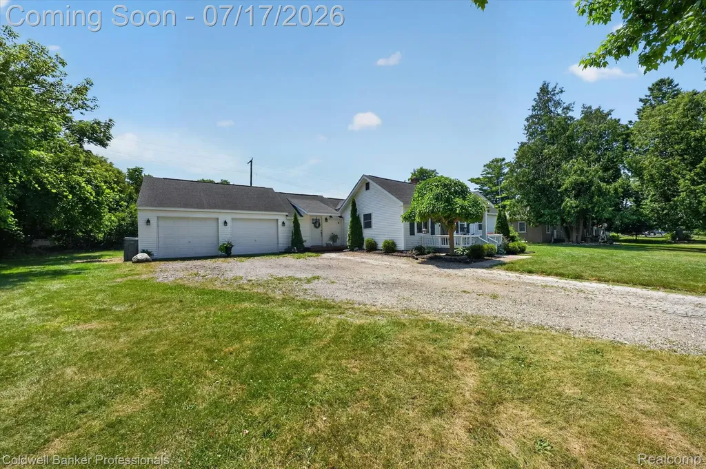 43 Hartley Street Lapeer City MI 48446