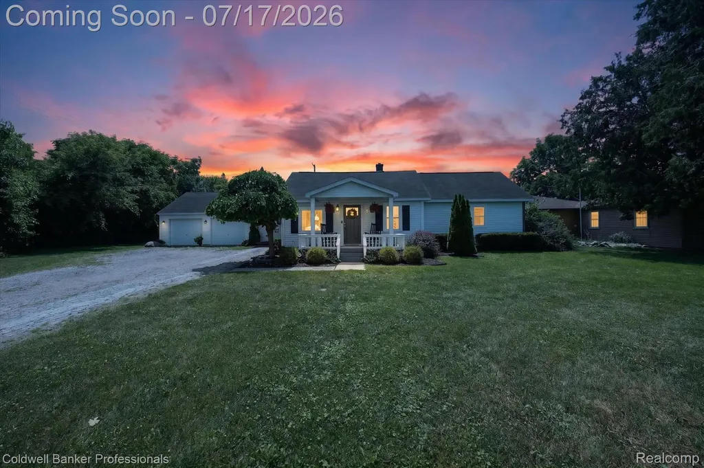 43 Hartley Street Lapeer City MI 48446