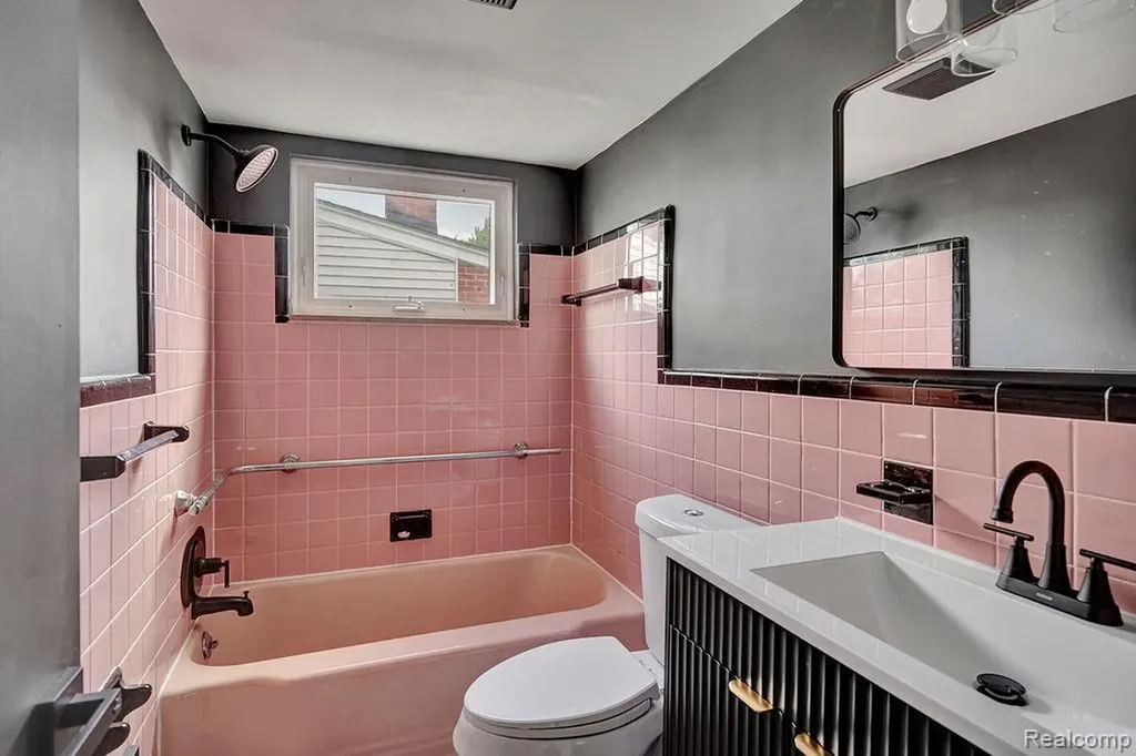 31335 Slumber Lane Fraser City MI 48026