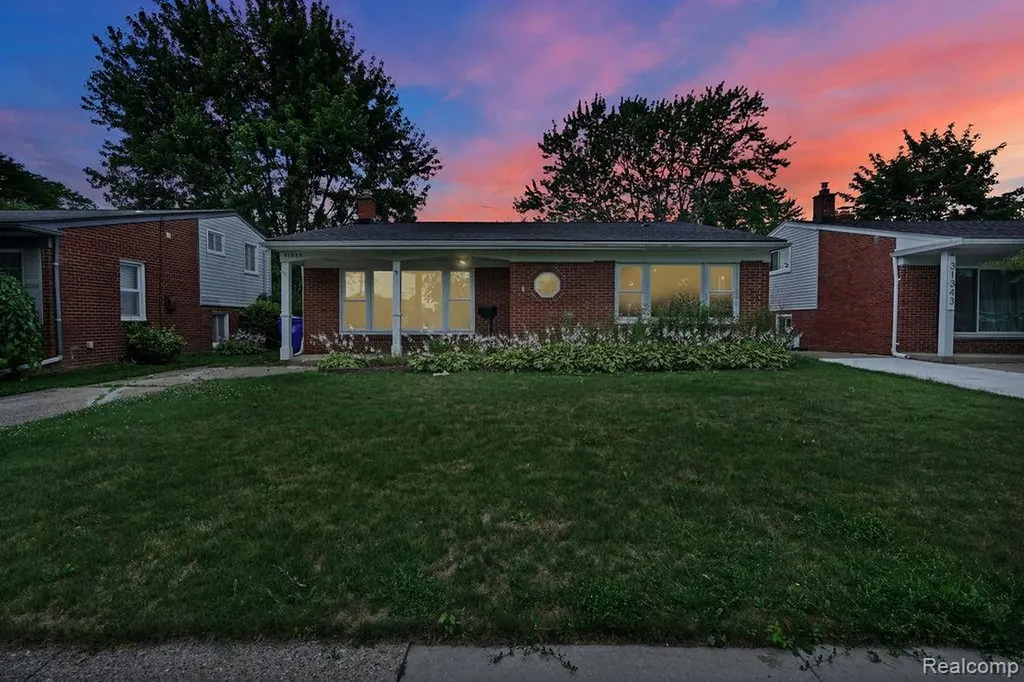 31335 Slumber Lane Fraser City MI 48026