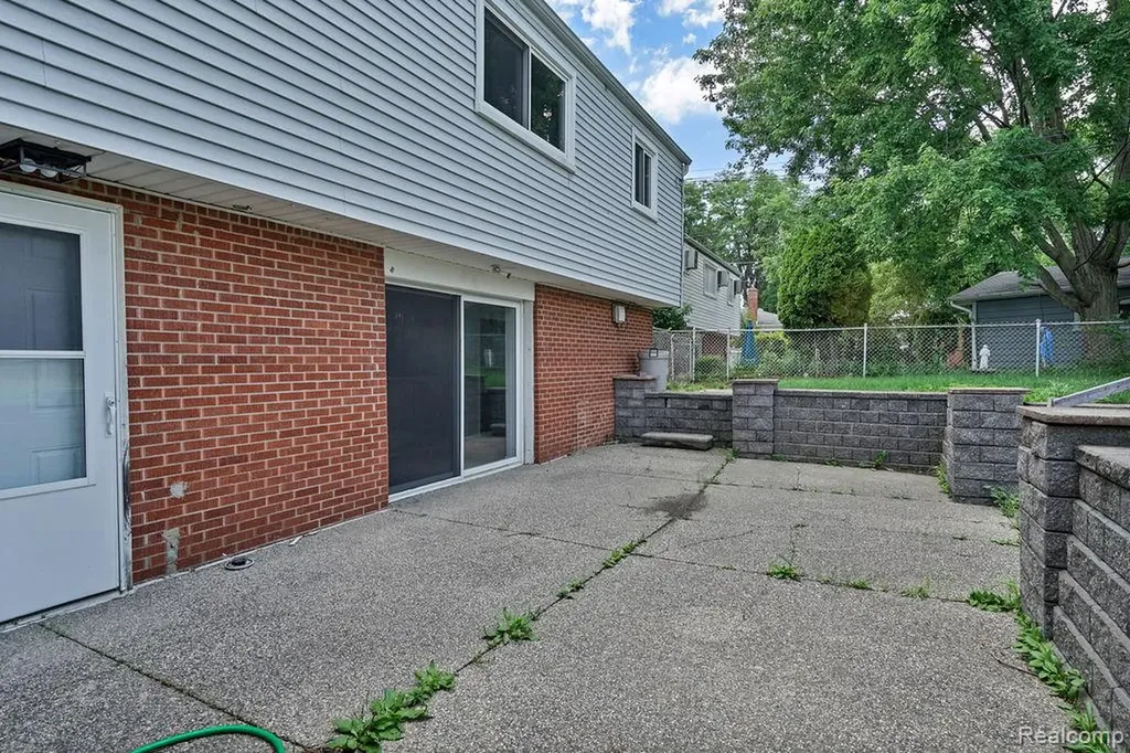 31335 Slumber Lane Fraser City MI 48026