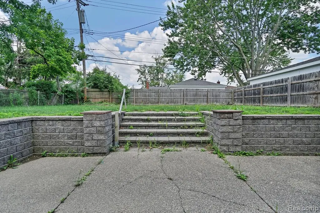 31335 Slumber Lane Fraser City MI 48026