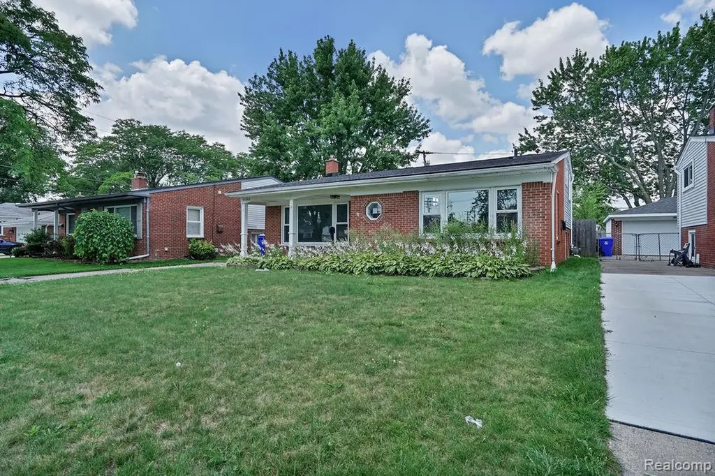 31335 Slumber Lane Fraser City MI 48026