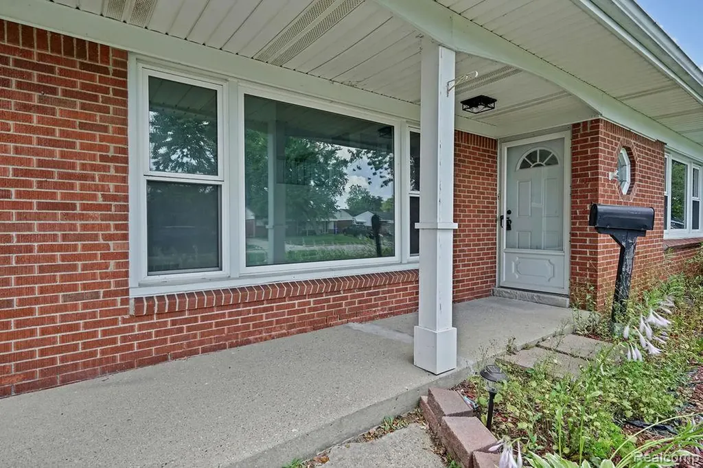 31335 Slumber Lane Fraser City MI 48026