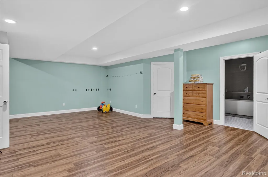 1330 Secretariat Way Oceola Township MI 48843