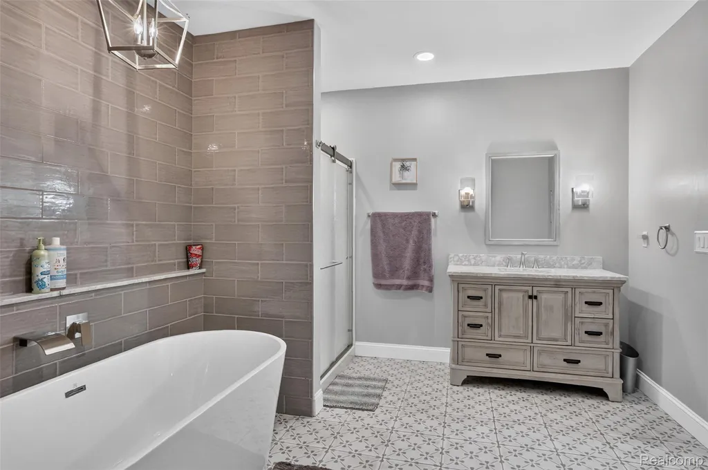 1330 Secretariat Way Oceola Township MI 48843