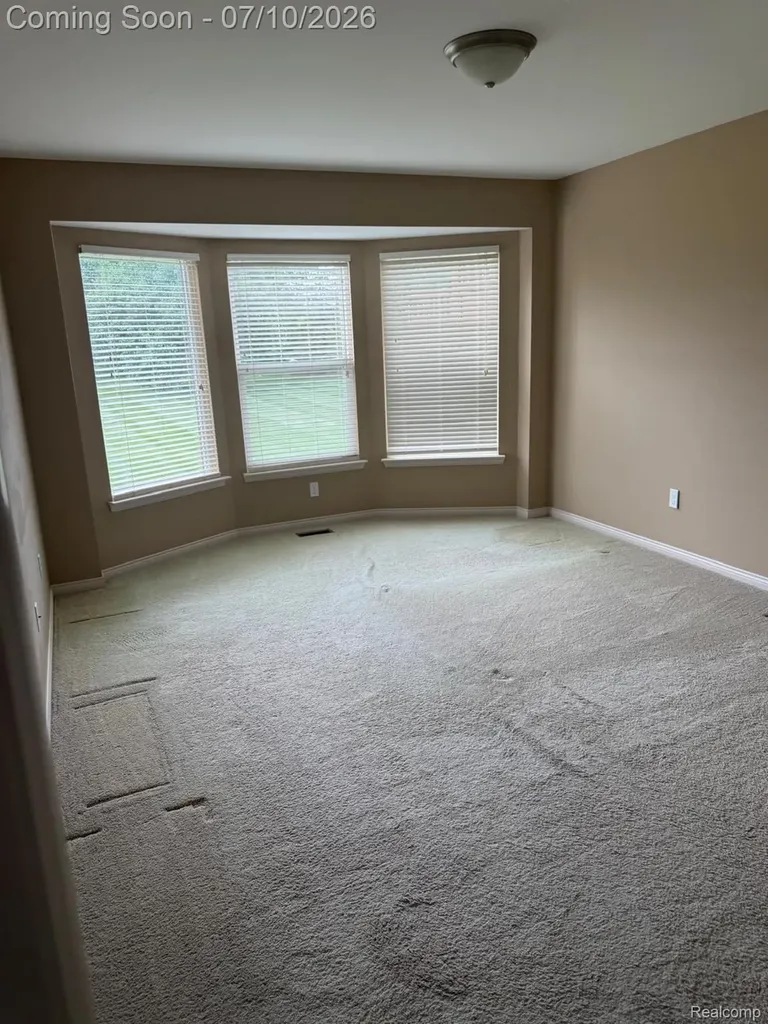 49329 Village Pointe Drive Shelby Charter Township MI 48315