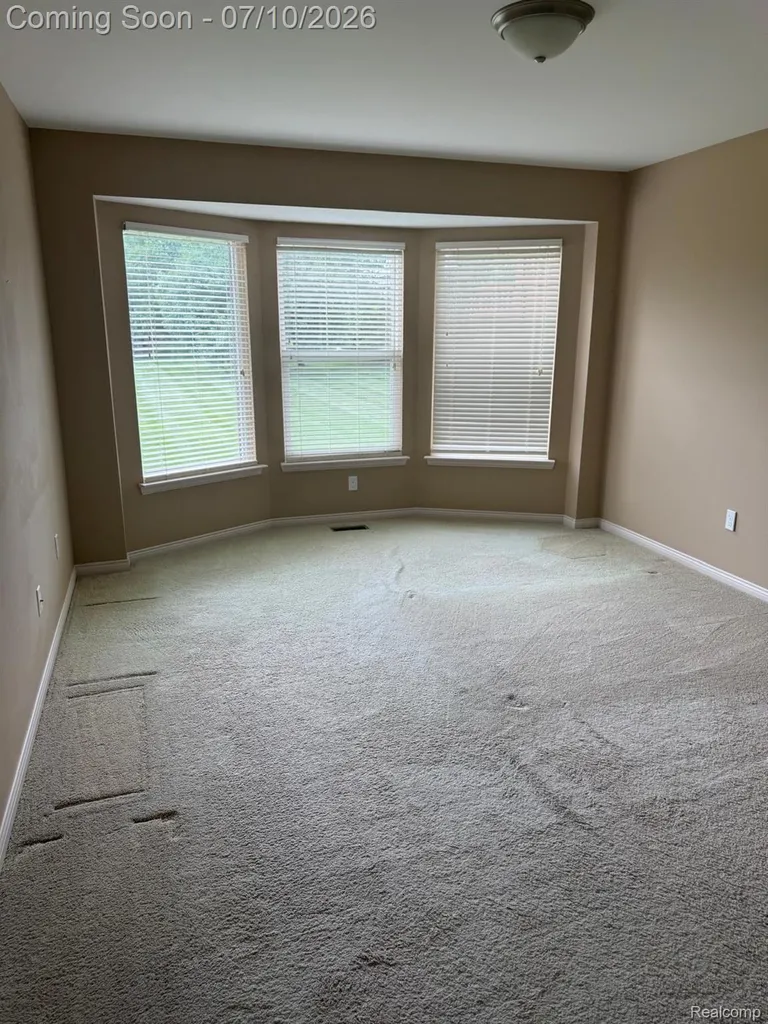 49329 Village Pointe Drive Shelby Charter Township MI 48315