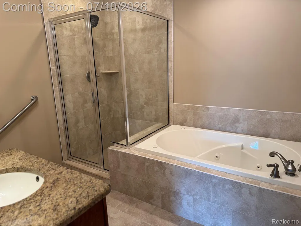 49329 Village Pointe Drive Shelby Charter Township MI 48315