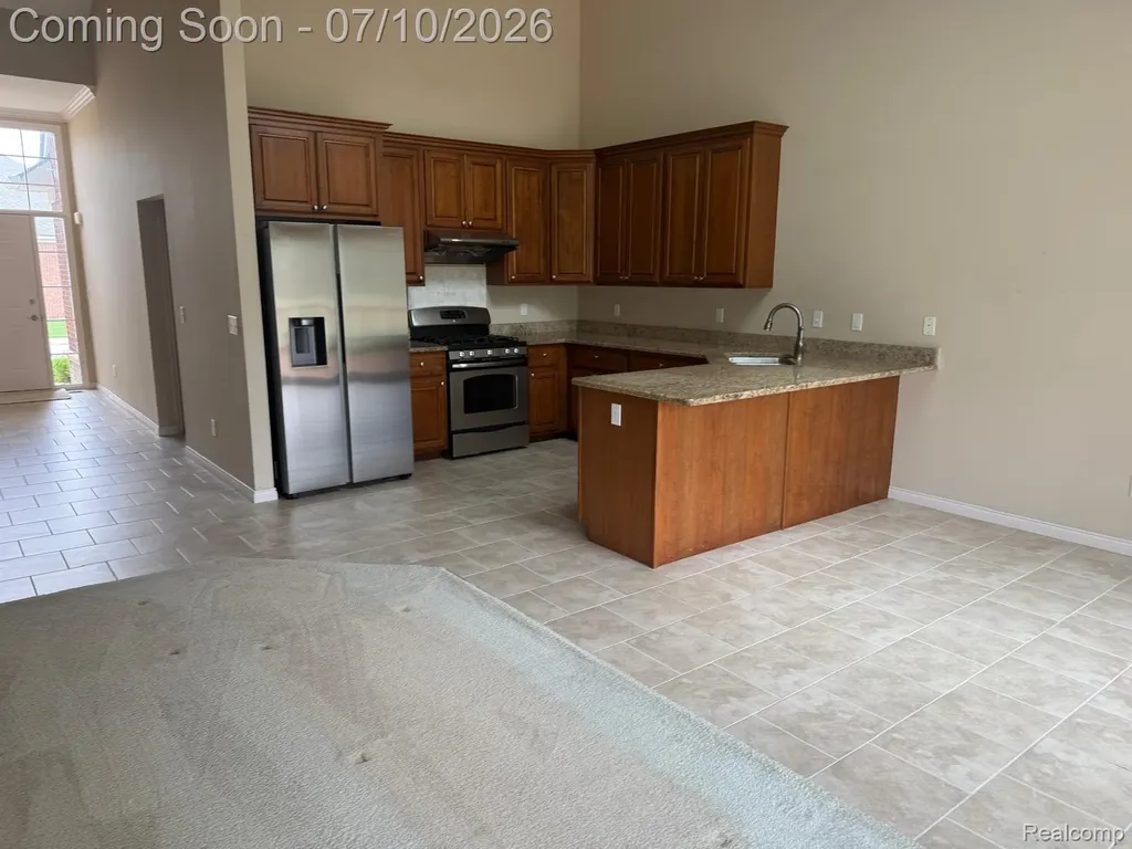 49329 Village Pointe Drive Shelby Charter Township MI 48315
